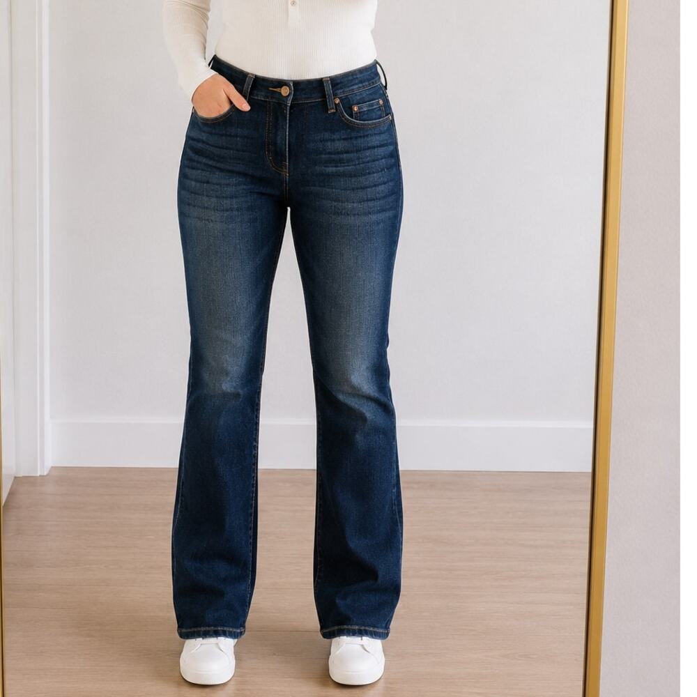 Seven7 🌿Women’s Jeans Size 31 (10) Medium Wash Stretch Denim Flare Rhinestones
